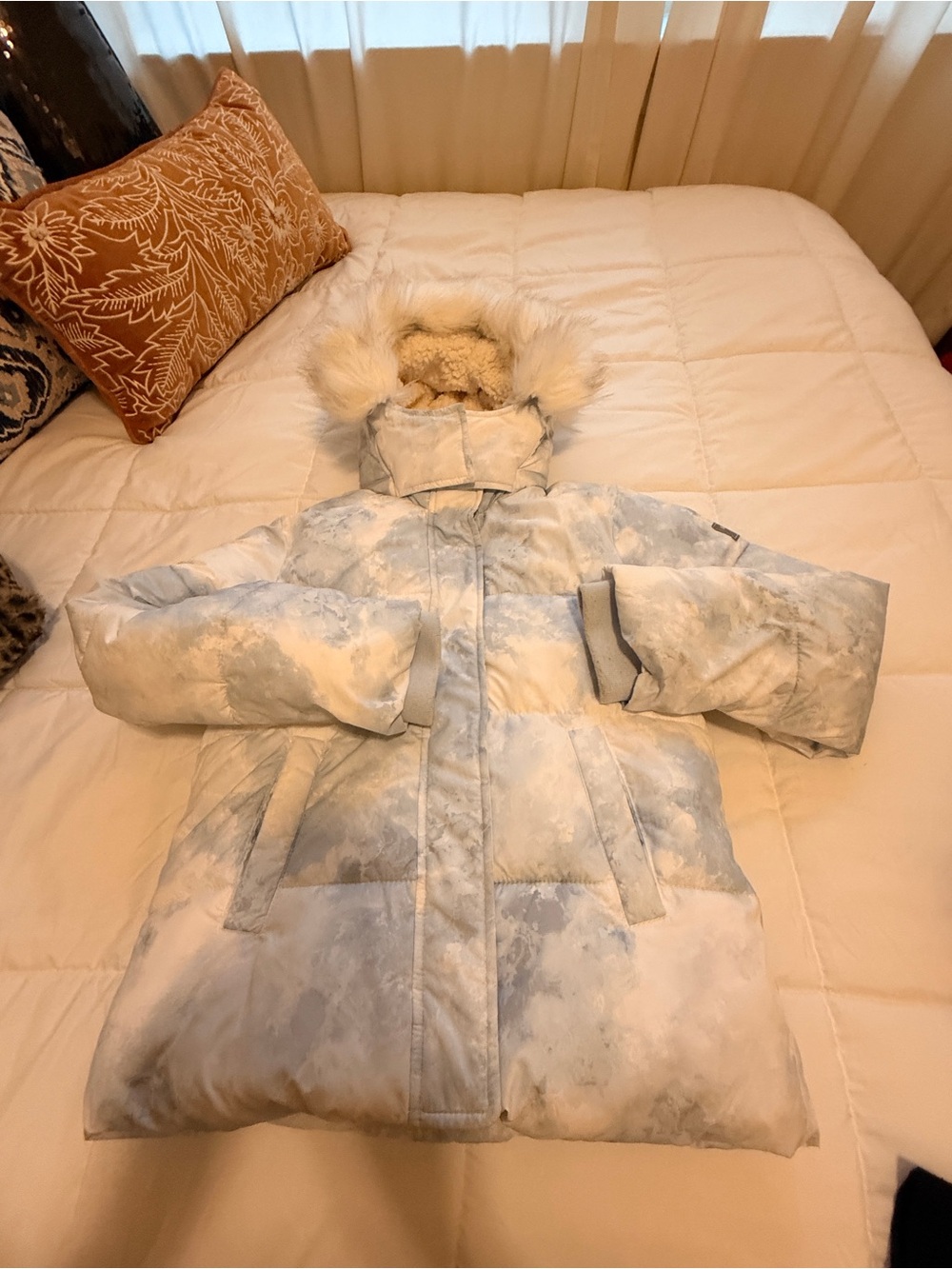 Abercrombie Kids Puffer clouds print, removable hood faux fur 10-12 Kids